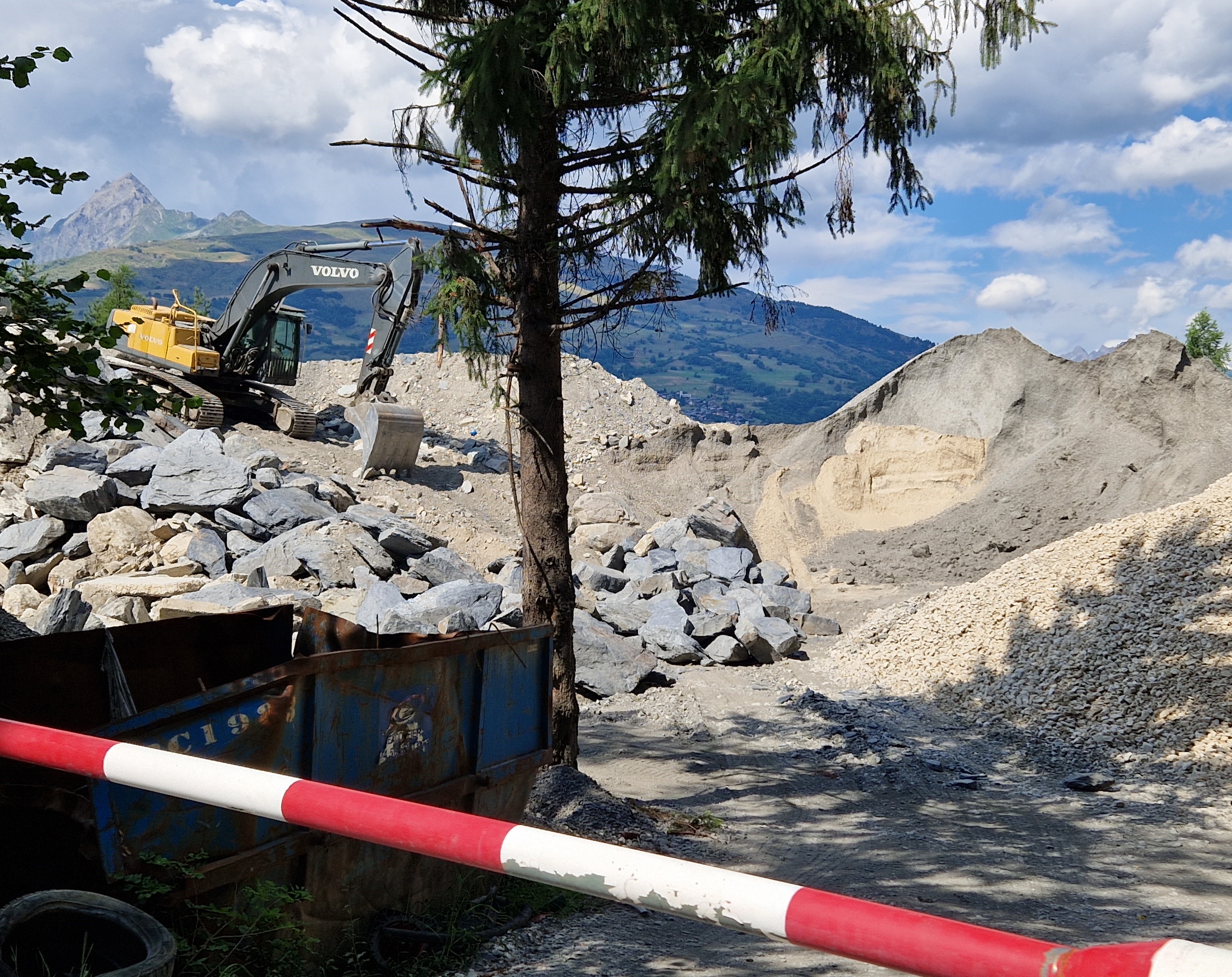 Stockage de déchets du bâtiment à la Plagne-Tarentaise.